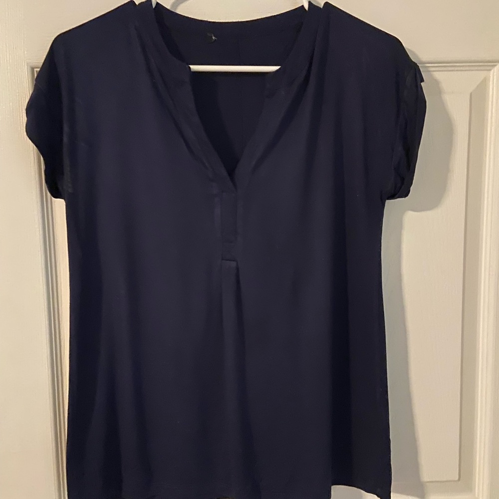 Navy Blue Short Sleeved Knit Top with Buttons Down Back. Size Small/Medium.
